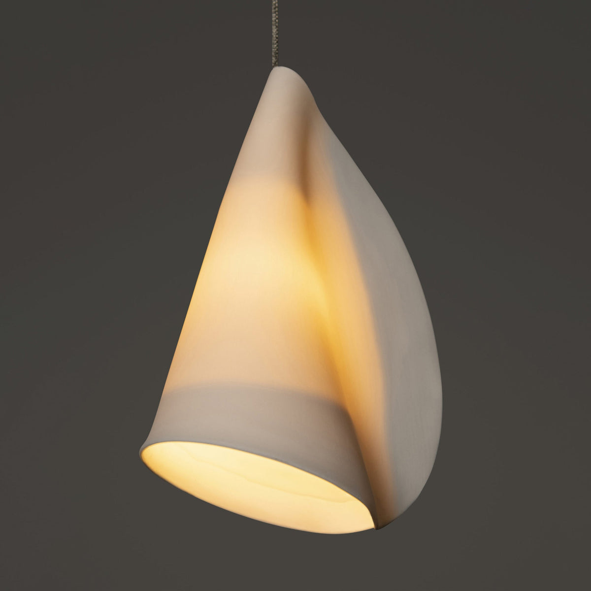21 Thin Porcelain Pendant Lamp — view 39