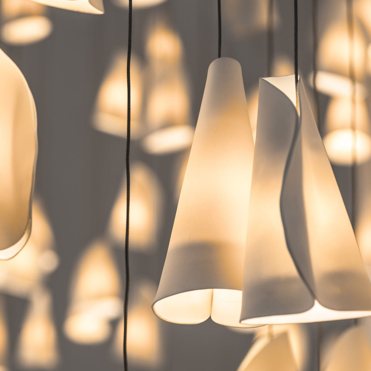 21 Thin Porcelain Pendant Lamp — view 40
