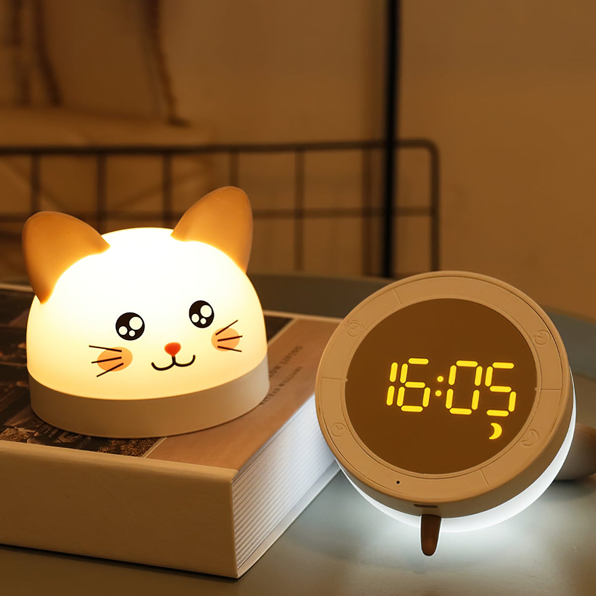 Cat Mouse Clock Night Light — view 5