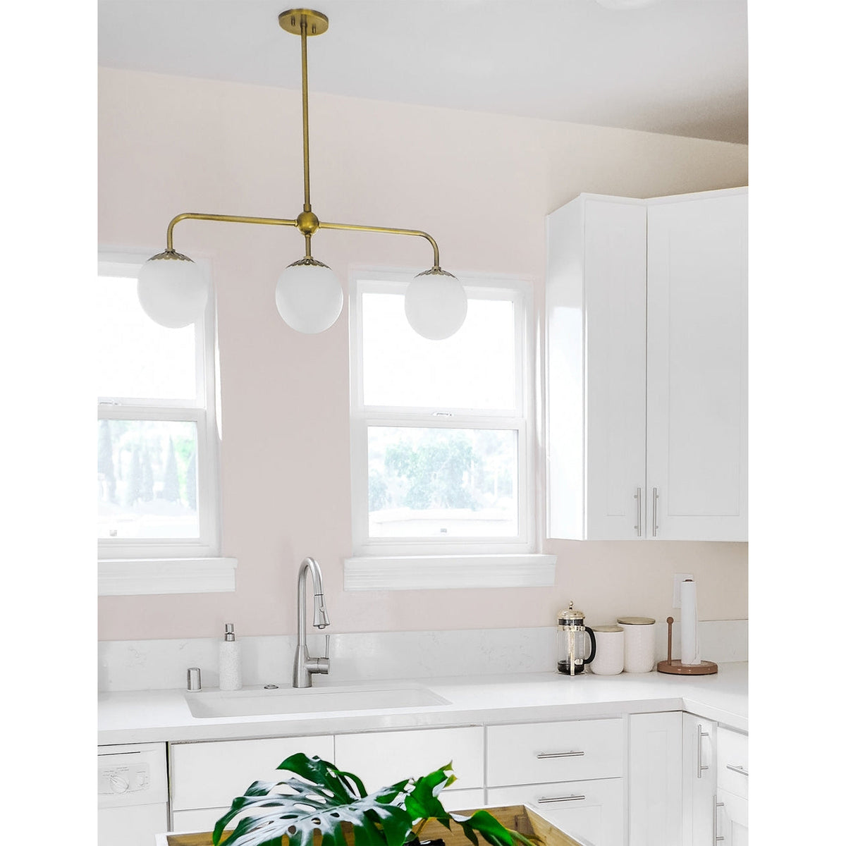 Dewdrop Globe Pendant Lamp — view 4