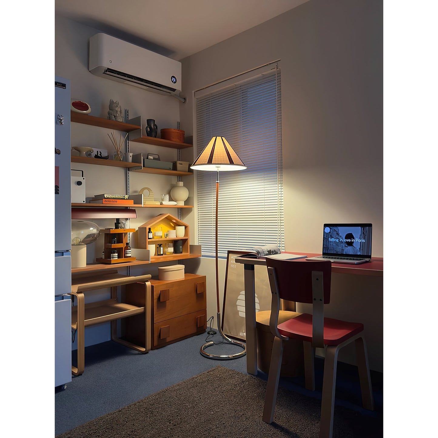 Dornstab Floor Lamp