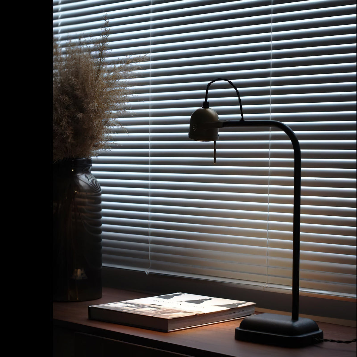 Leipzig Table Lamp — view 5