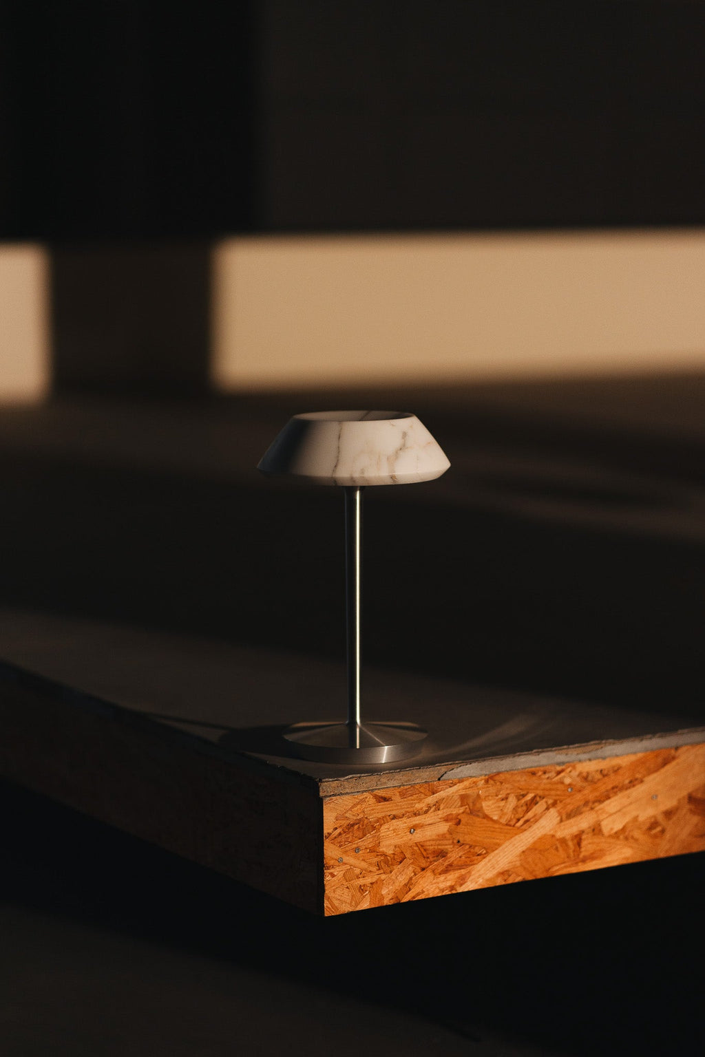 Mini Fiore Table Lamp (built-in battery) — view 2