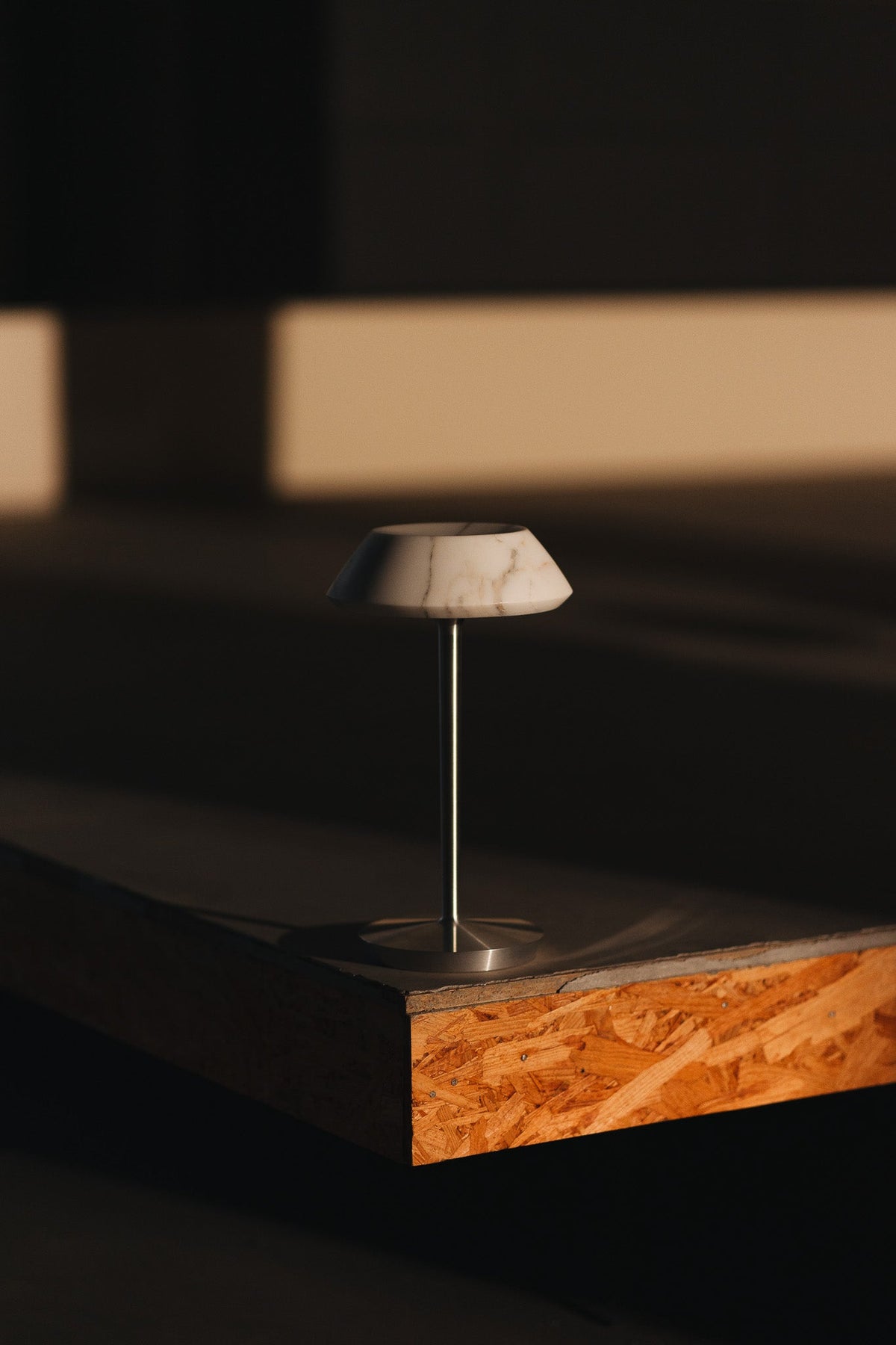 Mini Fiore Table Lamp (built-in battery) — view 2