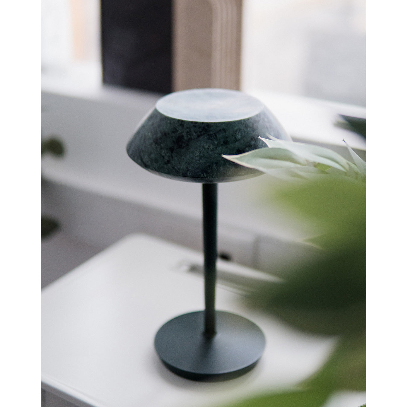 Mini Fiore Table Lamp (built-in battery)