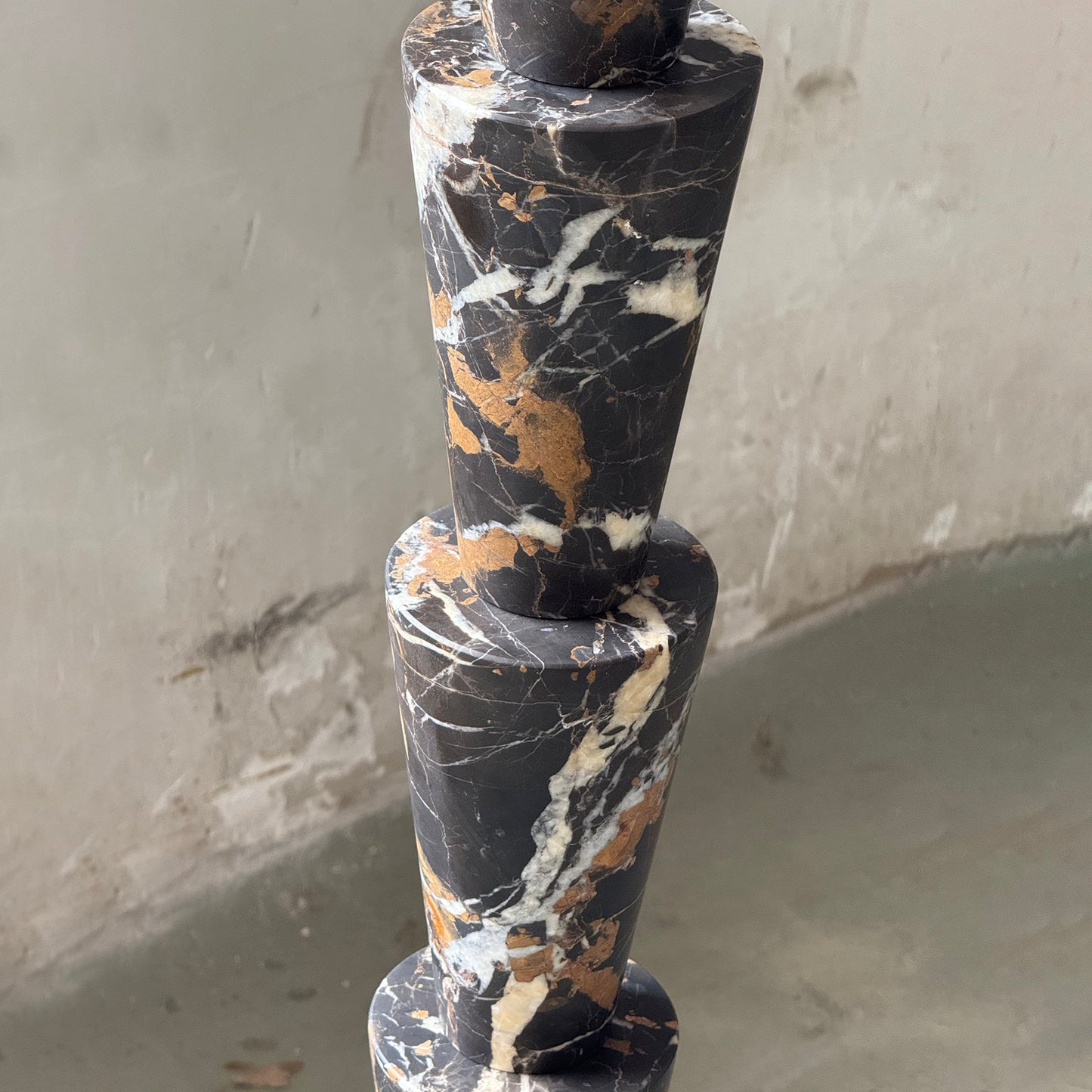 Nizwa Marble Floor Lamp
