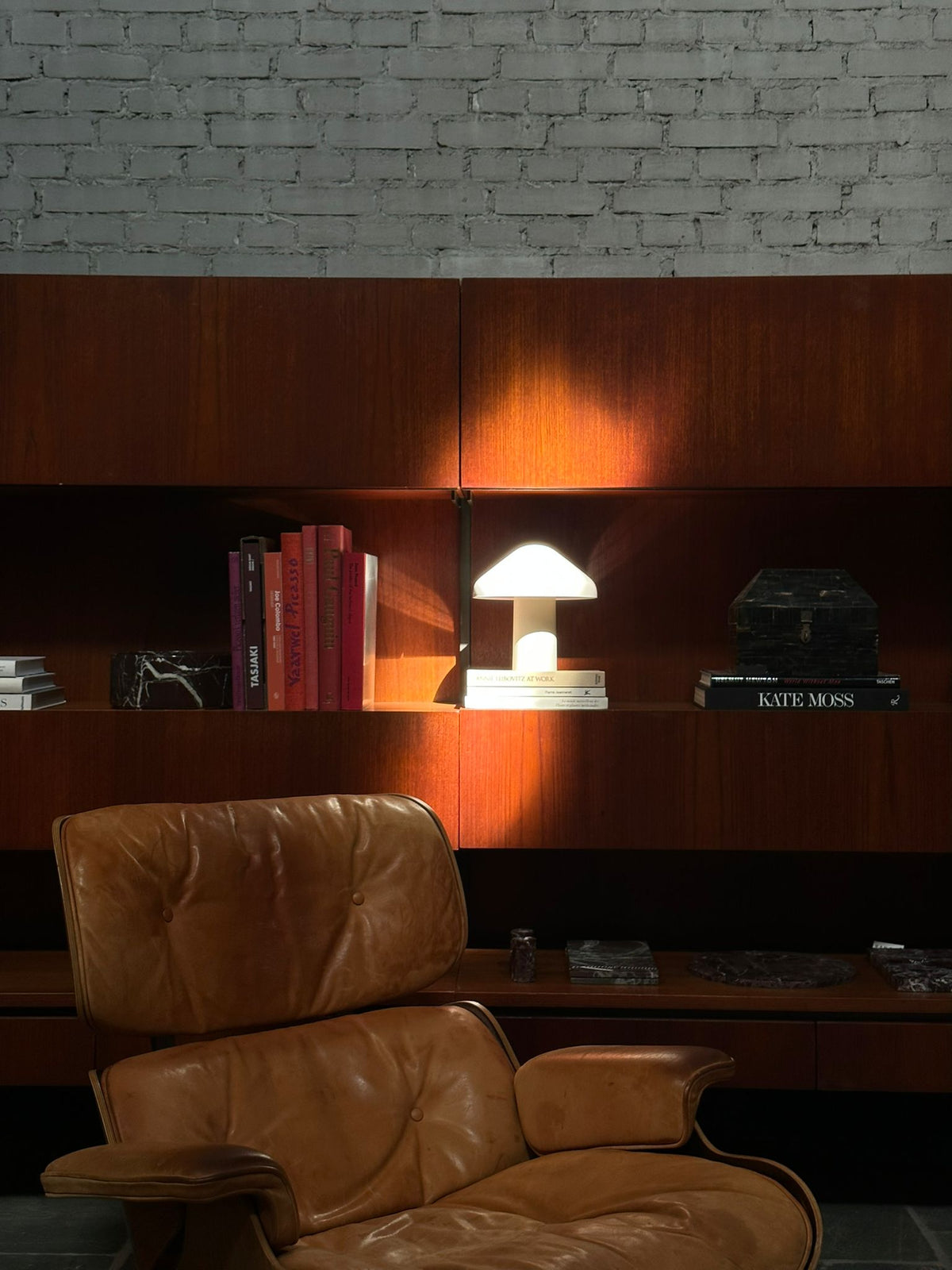 Pao Portable Table Lamp (built-in battery) — view 9