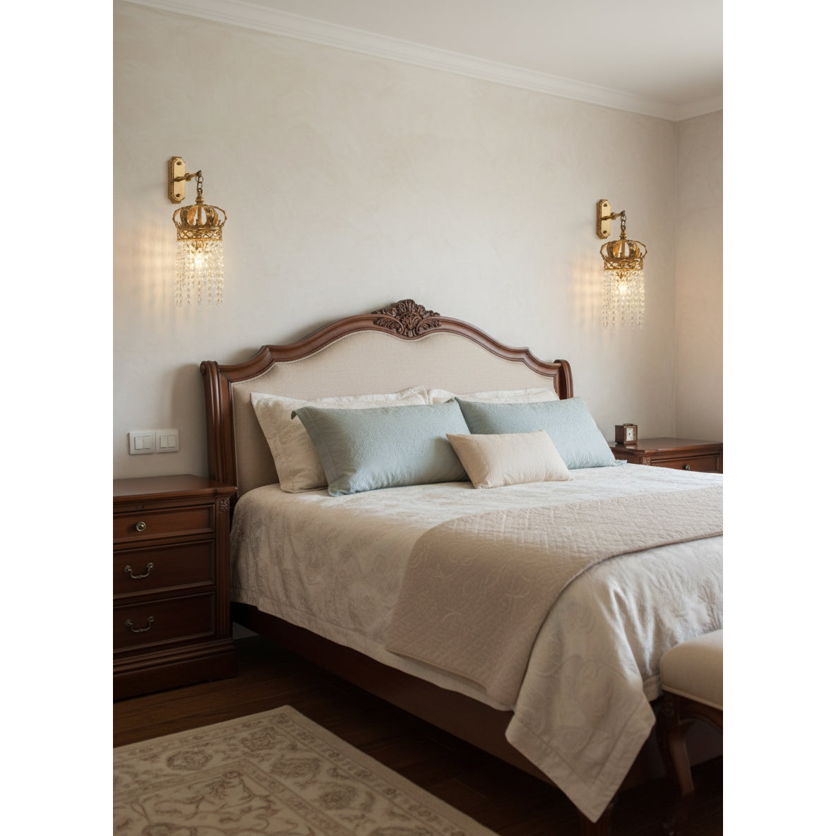 Timon Brass Crown Wall Lamp — view 4