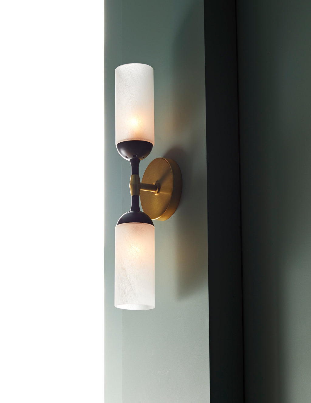 Signature Emmett Wall Sconce – Gold — view 2