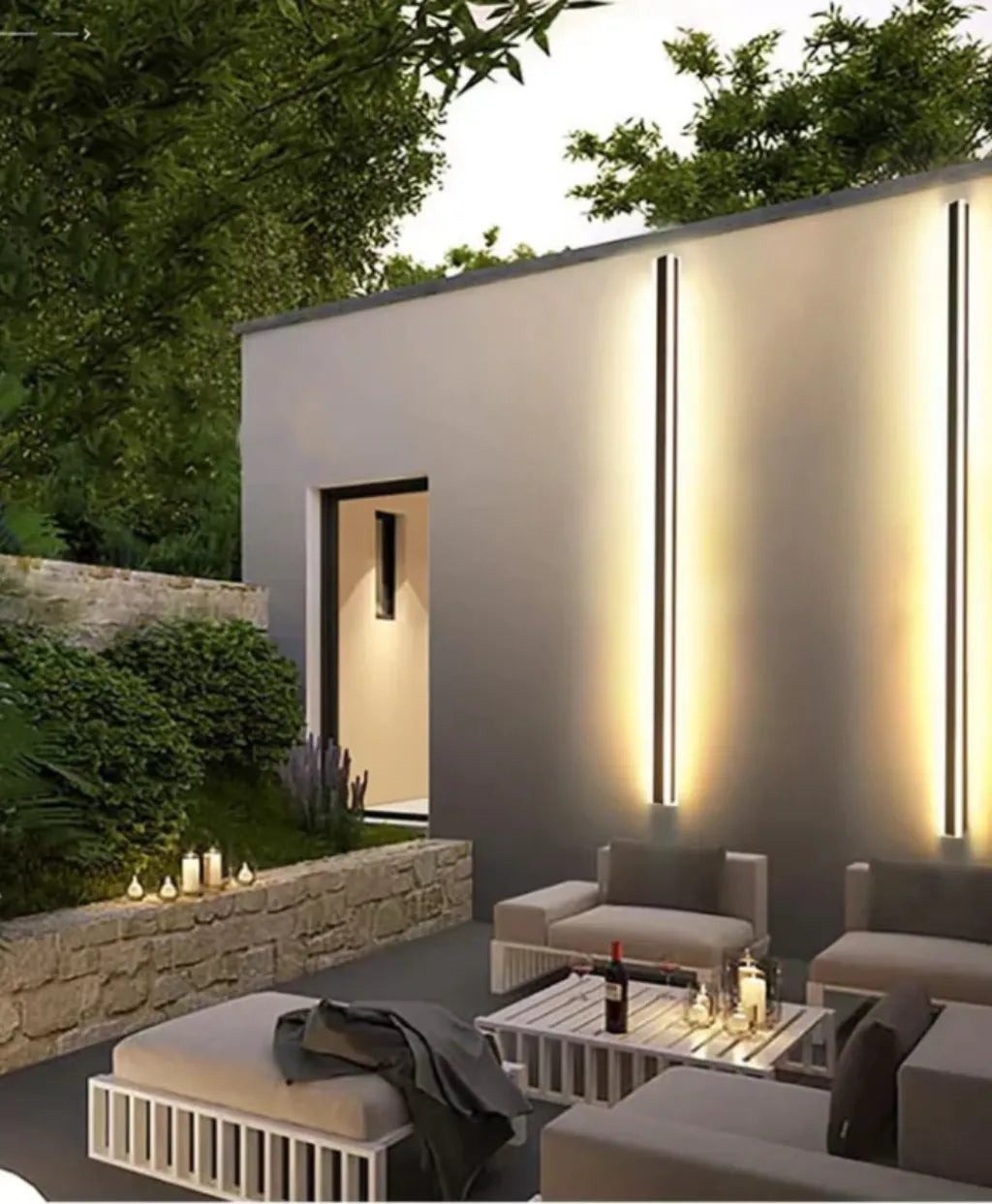 Minimalist Haylen Cylinder Outdoor Wall Lighting in Black - view 9