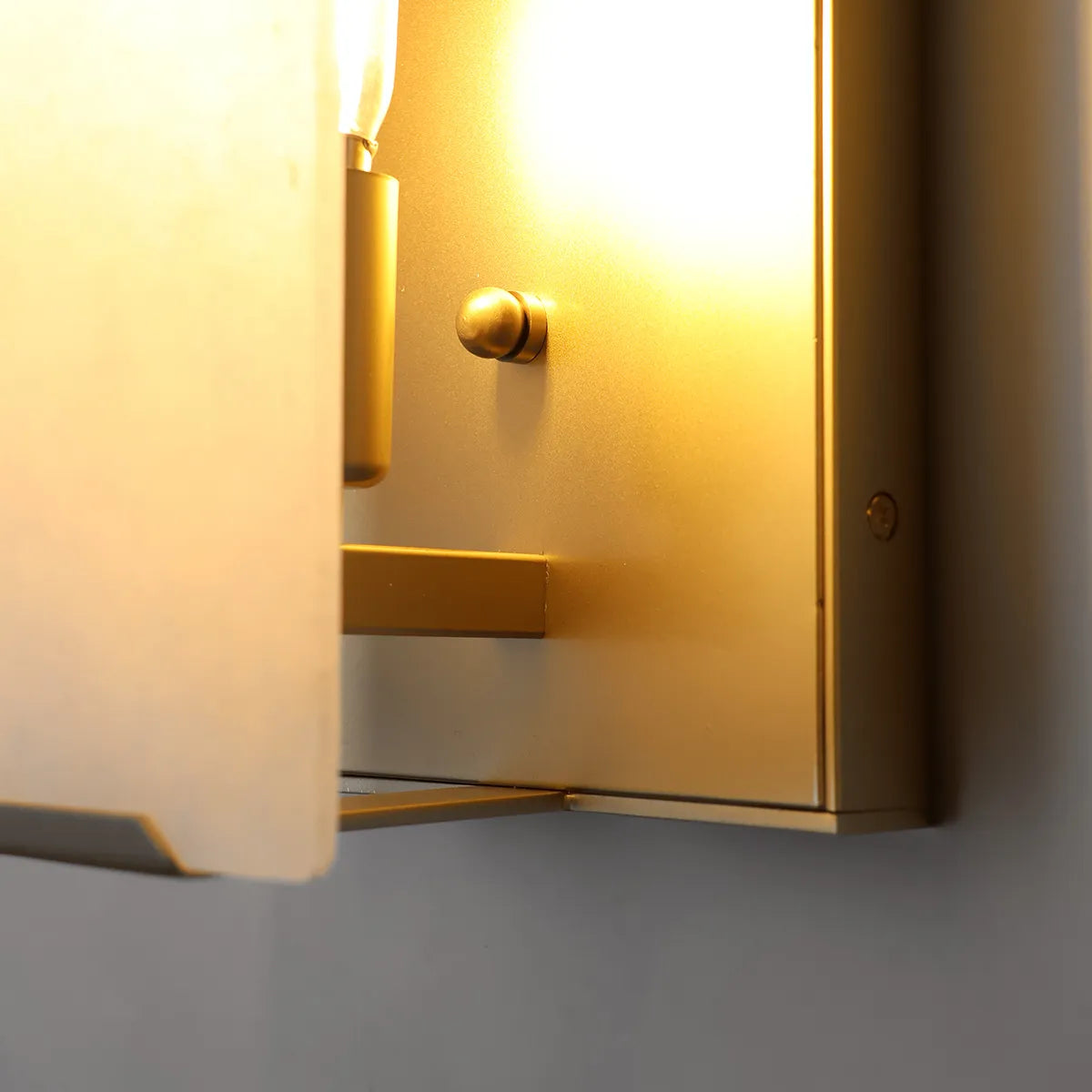 Harlow Calcite Linear Sconce - view 4