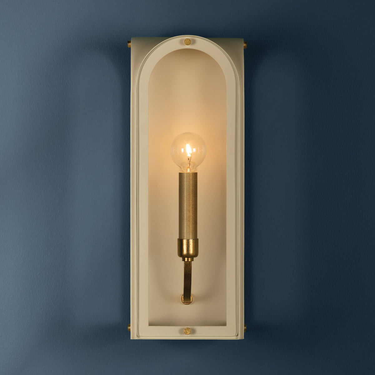 Lincroft Lantern Sconce — English Estate Wall Lantern - view 4