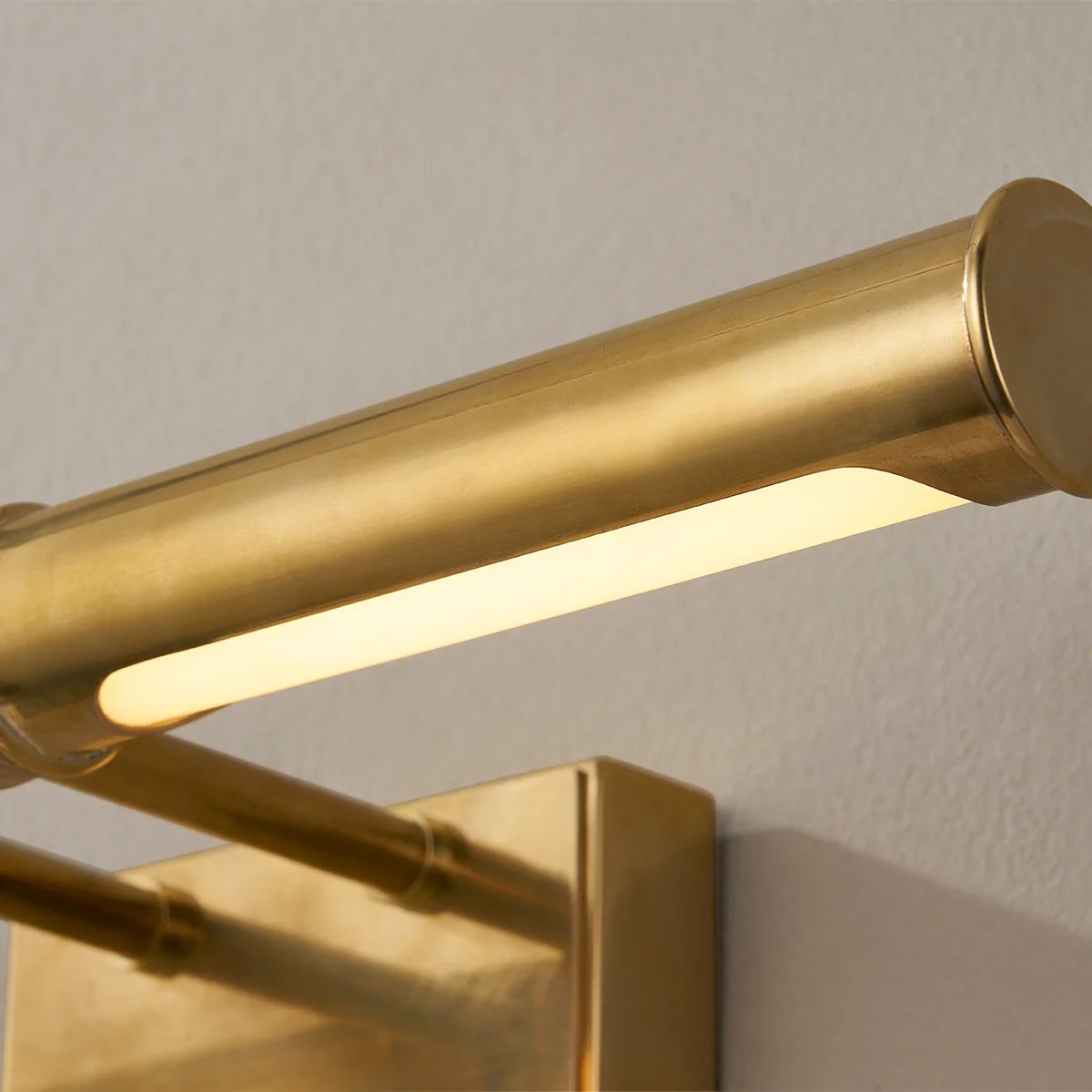 Hallstead Picture Light – Aged Brass Luxury LED Art Light - view 9